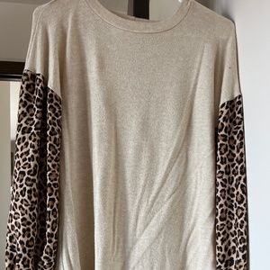 Leopard sleeve top